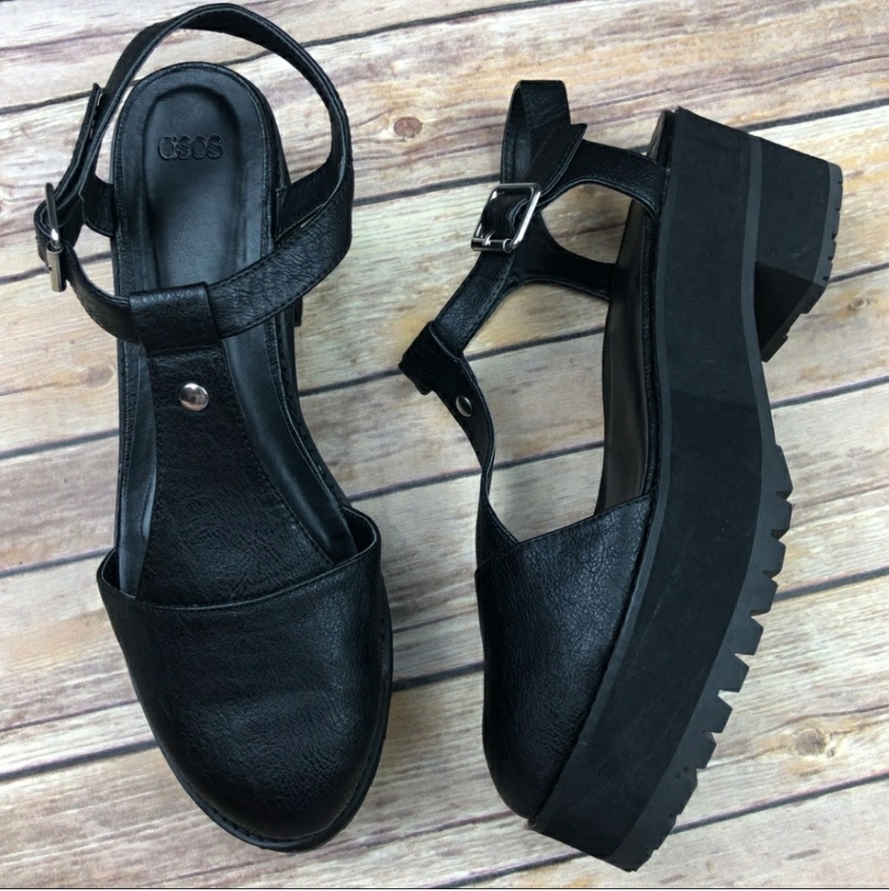 Size 9 chunky black ASOS shoes